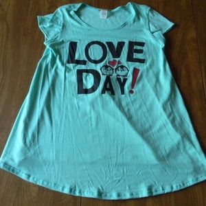 My Lil Bump Maternity Small Green Love Day Shirt